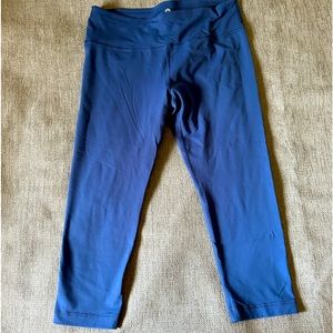EUC 90 Degree by Reflex Blue capris leggings Size L Large